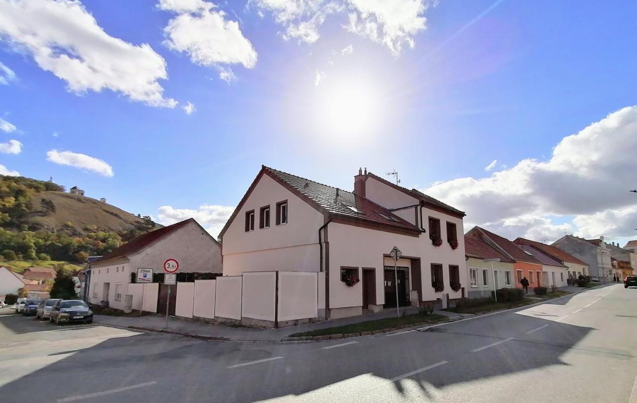 Ubytovani Na Spaciru Mikulov Esterno foto