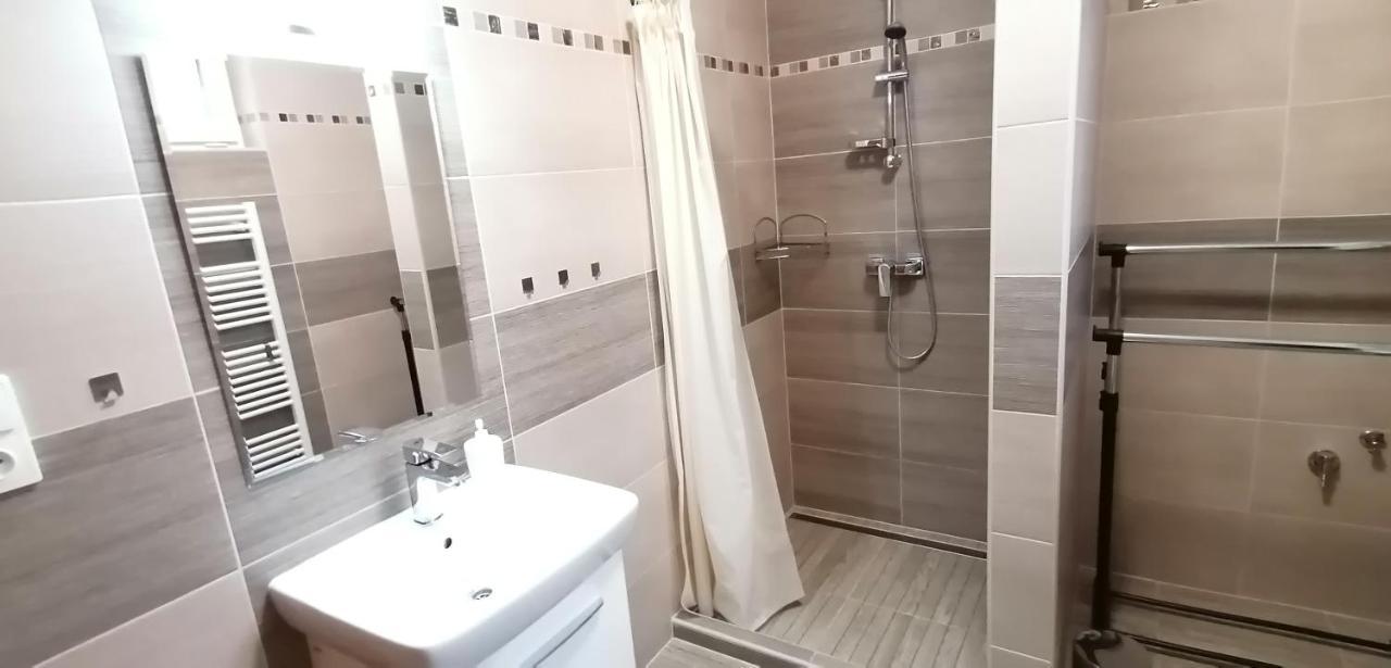 Ubytovani Na Spaciru Mikulov Esterno foto