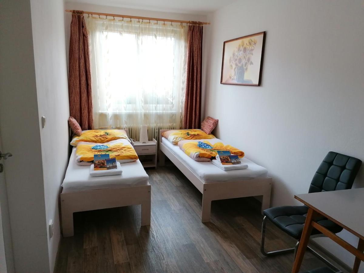 Ubytovani Na Spaciru Mikulov Esterno foto