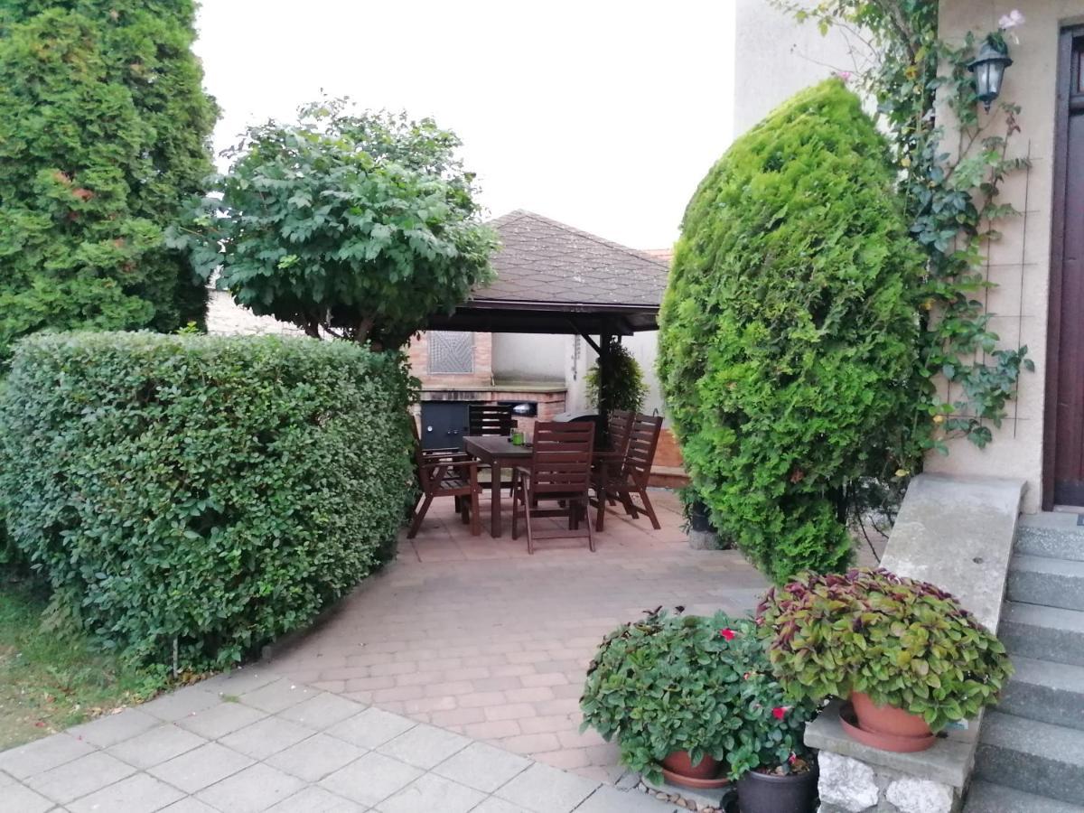 Ubytovani Na Spaciru Mikulov Esterno foto