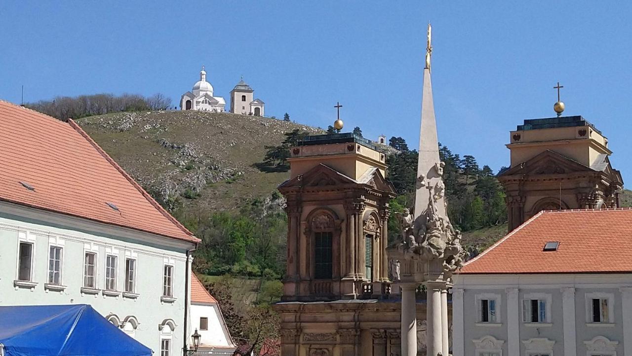 Ubytovani Na Spaciru Mikulov Esterno foto