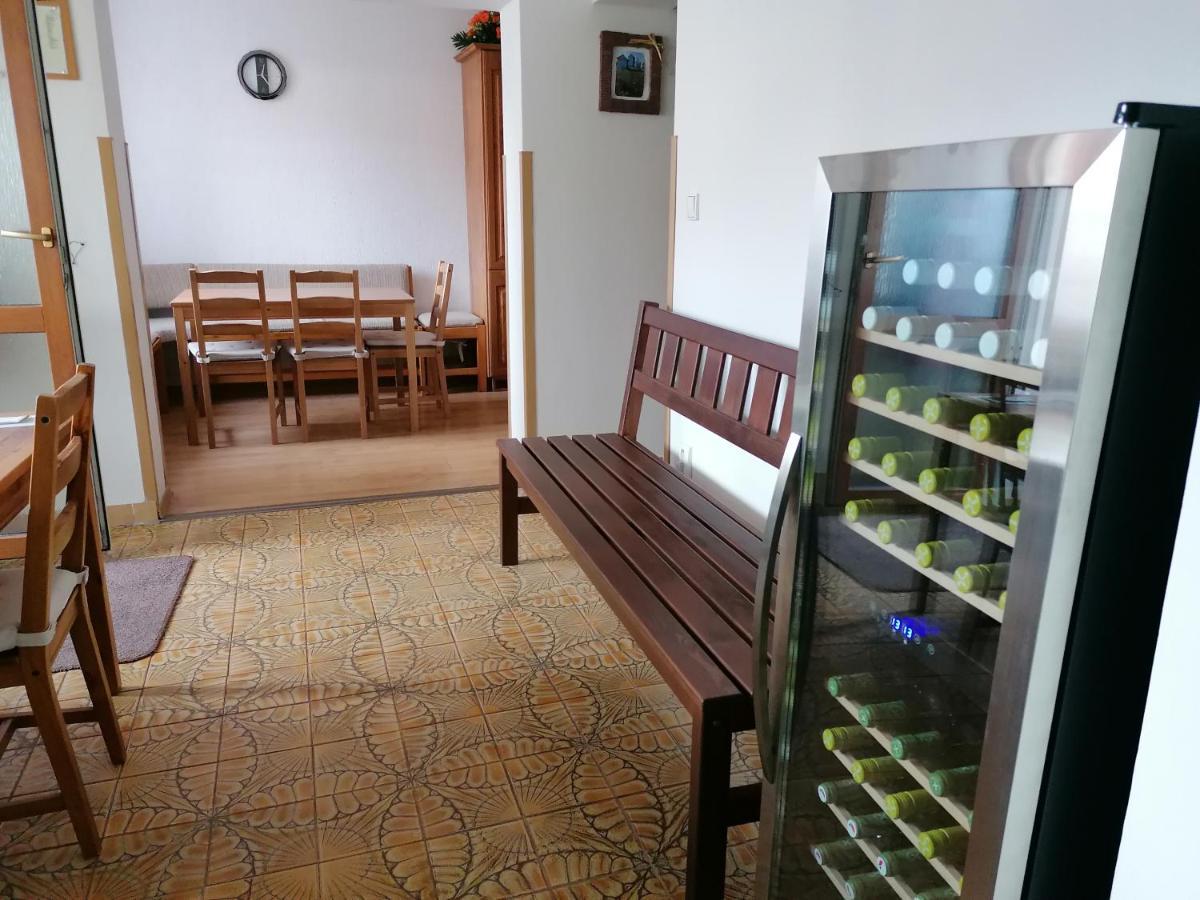 Ubytovani Na Spaciru Mikulov Esterno foto