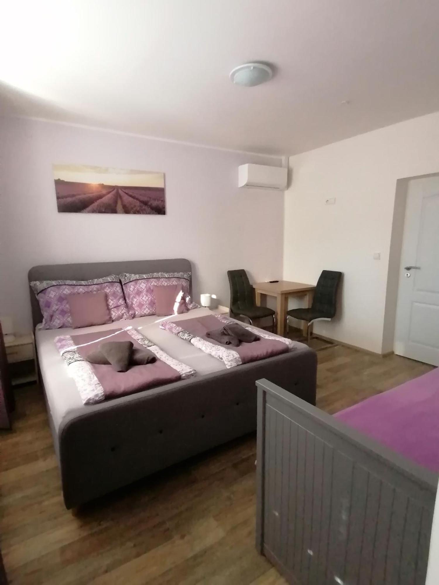 Ubytovani Na Spaciru Mikulov Esterno foto